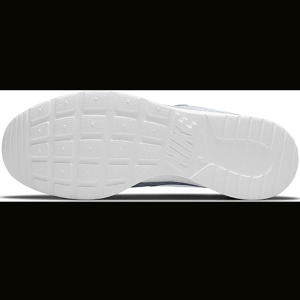 Nike Tanjun Women's Running Shoes - Picture 11 of 14